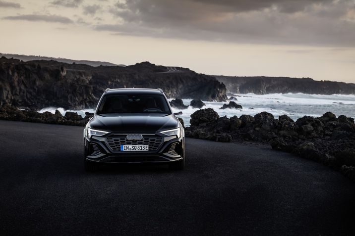 új Audi Q8 e-tron